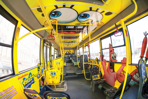 Реклама в транспорте – как использовать и получить прибыль