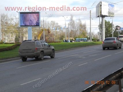 Размещение рекламы магазина "Глория Джинс"  на видеоэкранах в Перми