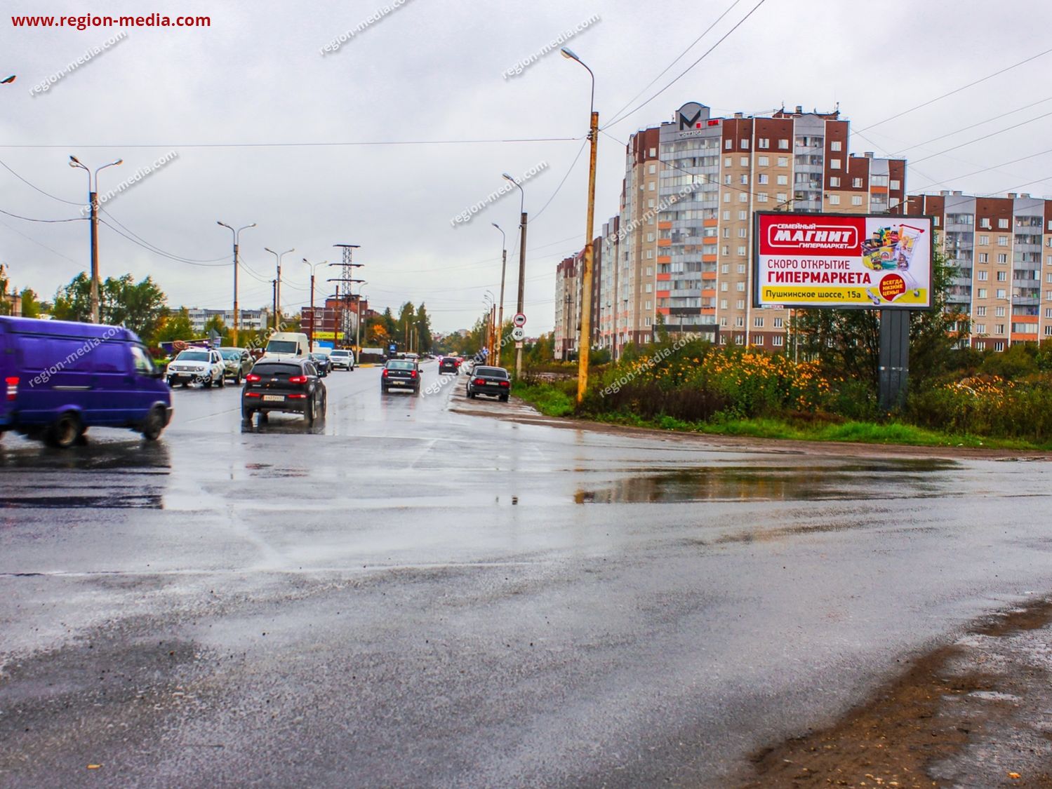 Щит 3х6 в г. Гатчина | г. Гатчина, пересечение ул. Чехова и ул. Рощинская  (напротив супермаркета РиоМАГ) А | ООО 