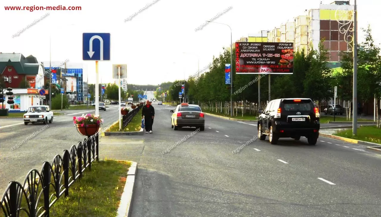 Щит 3х6 в г. Нягань | улица Ленина в районе городского мини рынка А | ООО  